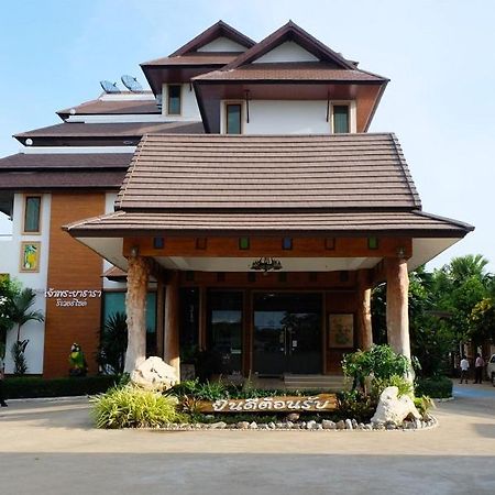 Chaophayathara Riverside Hotel Chai Nat Esterno foto