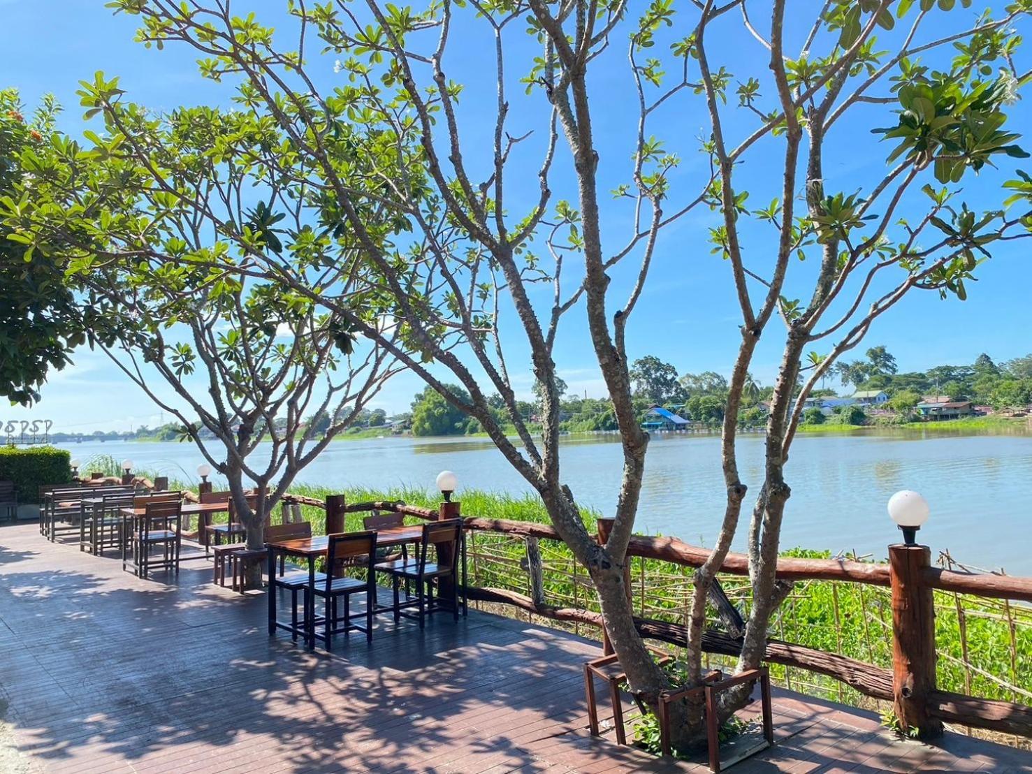 Chaophayathara Riverside Hotel Chai Nat Esterno foto
